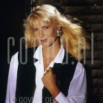 Linda de Mol (Date Unknown) at studio in Amsterdam.

[keywords]Posed, Half Length, Eyecontact, Smiling[/keywords]